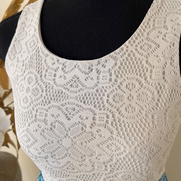 Y2k Blue & White asymmetrical Crochet Lace Dress - Picture 4 of 9